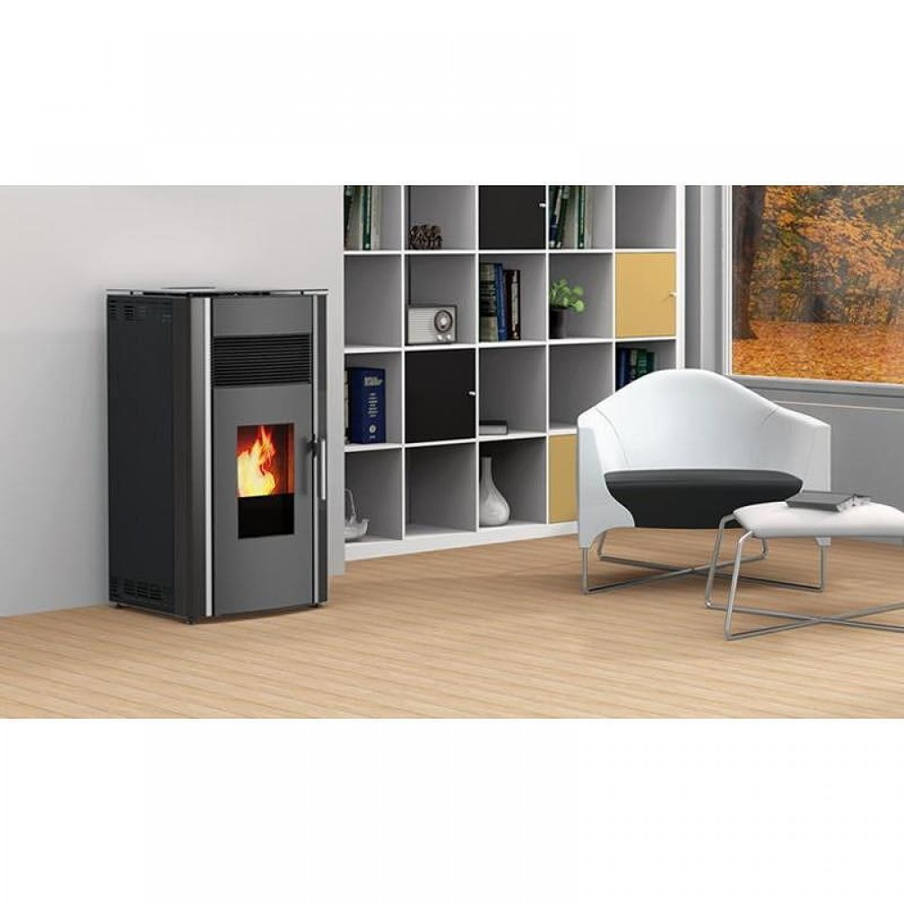 Peč na pelete Alfa Plam Luca Črna, Toplozračna, 8kW | Toplozračne peči na pelete | Peči na pelete / Kamini na pelete |